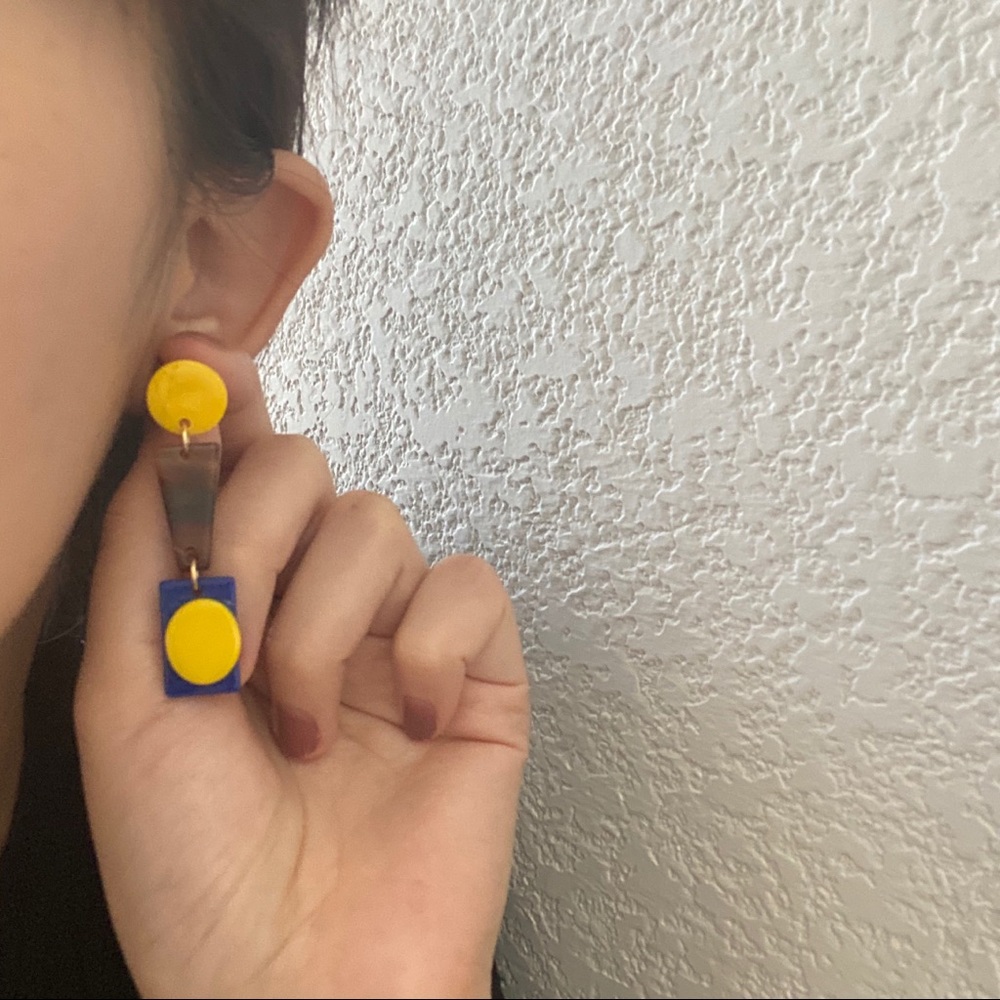 💕LAST ONE Colors Acrylic Geometric Earring - Picture 4 of 6